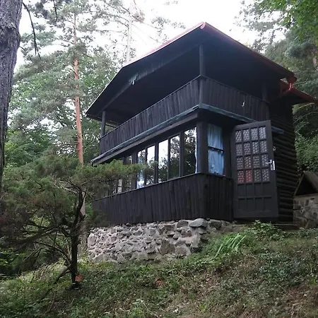Log Cabin *